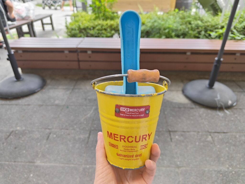 オアシスパーク洞窟エリアのバケツとスコップ