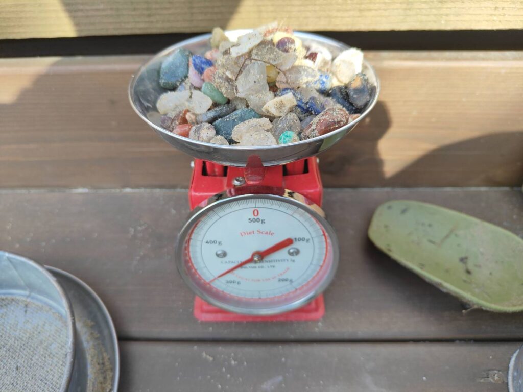 六甲山牧場の宝石探しゴールドラッシュパークで採れた宝石320g