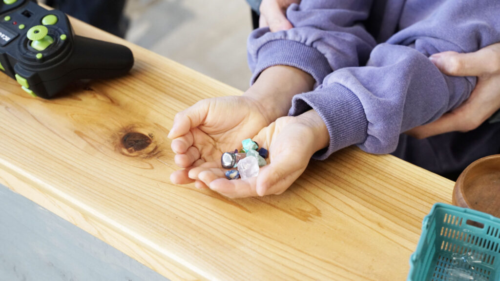 「RC & CAFE」の宝石探し