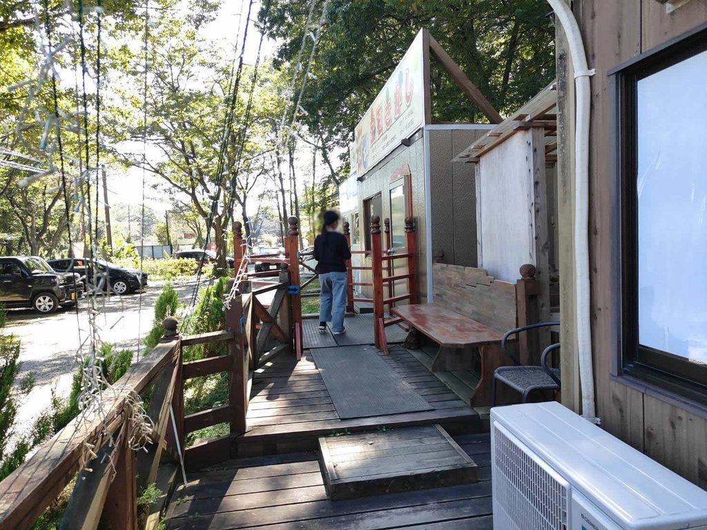 石の愉楽、宝石探し体験へ