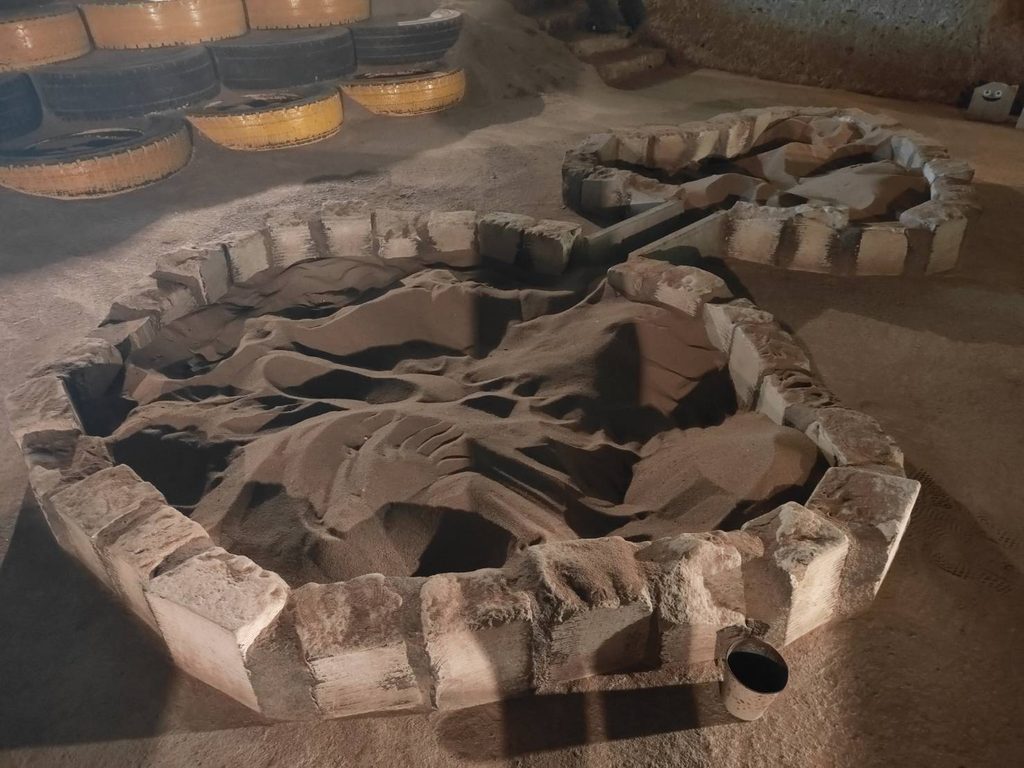 「Cobble(カブル)」ミッケ採掘場の砂場