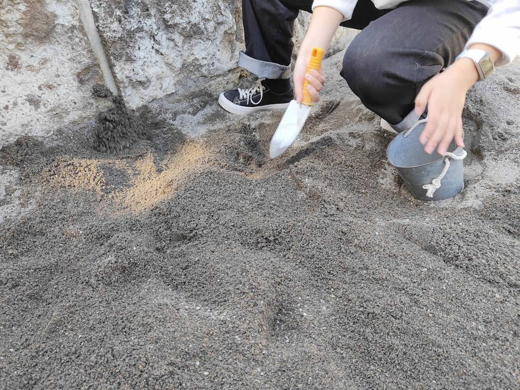 「カネホン採石場」宝石探し